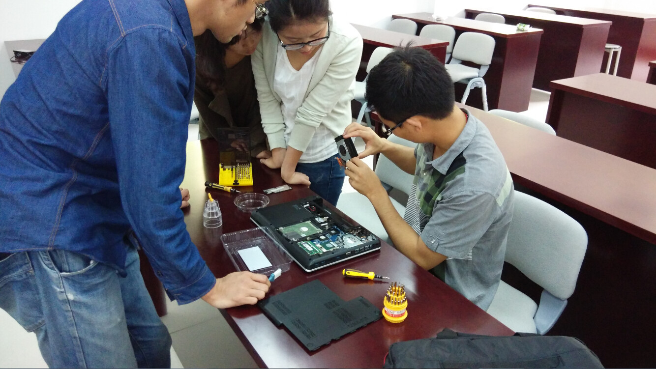 计算机清灰1.jpg 计算机清灰1.jpg