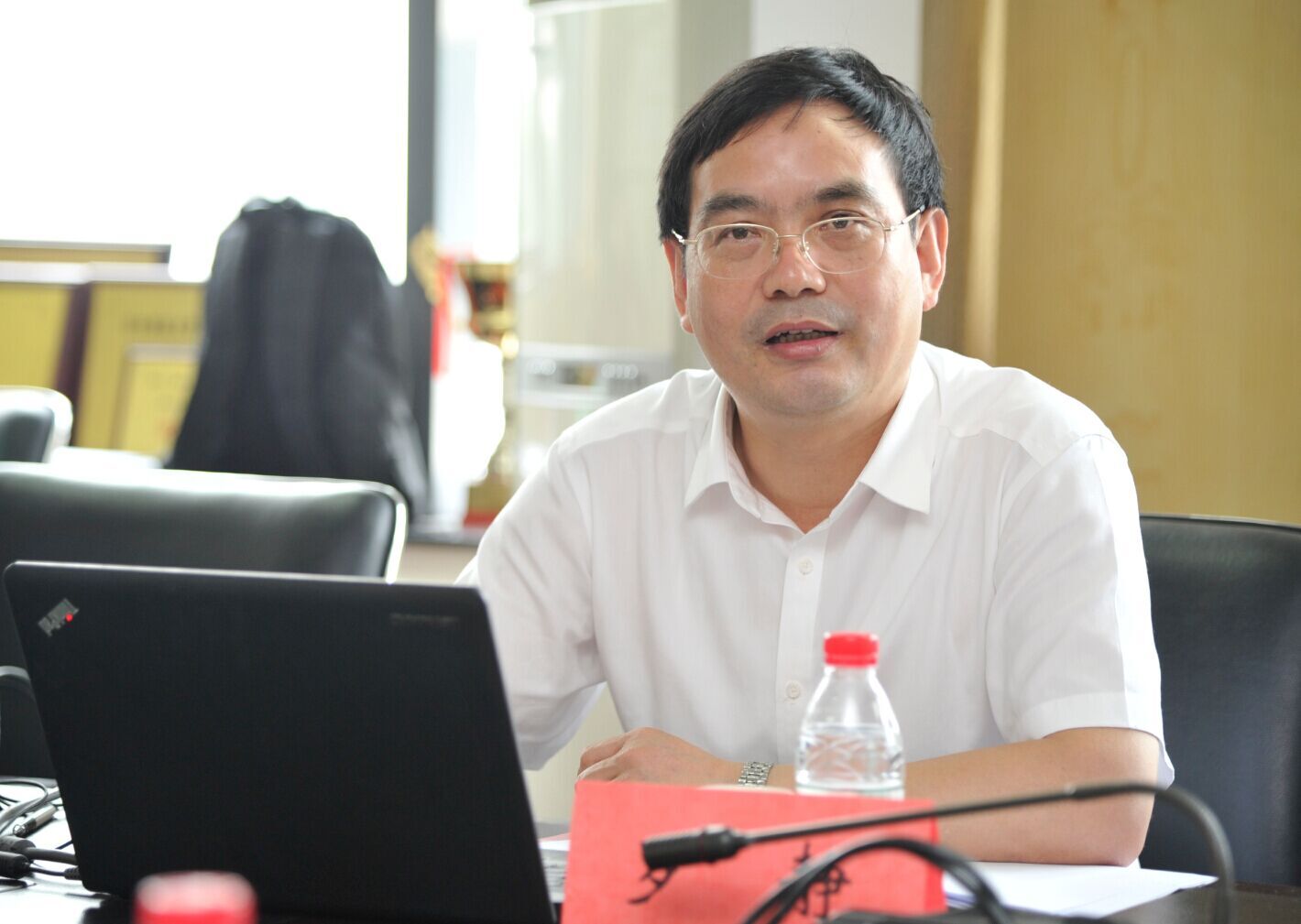 罗院长.jpg 罗院长.jpg